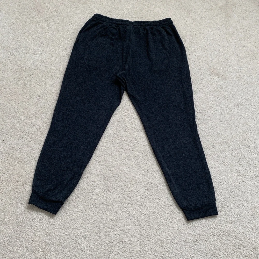 Vuori Women’s Dark Gray Jogger Sweatpants with Contrast Drawstring - Picture 9 of 13